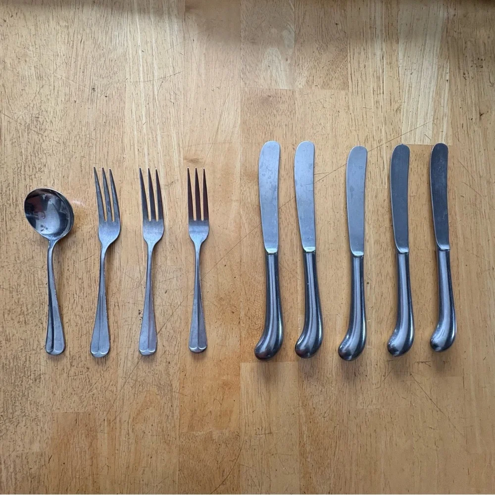 Rogers Jefferson Manor Stainless Korea 9 Pieces Pistol Handle Knives Fork‎ Spoon